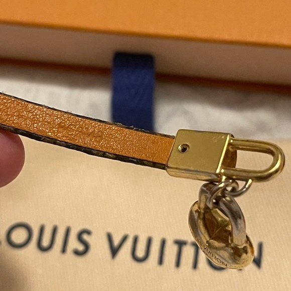 ❤️SOLD❤️ Pre-loved Authentic LOUIS VUITTON Crazy In Lock Bracelet Size Small - Picture 10 of 11